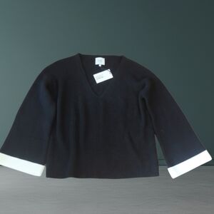 J.O.A. Keeney color block black/white ribbed knit soft v neck sweater. NWT. Sz M